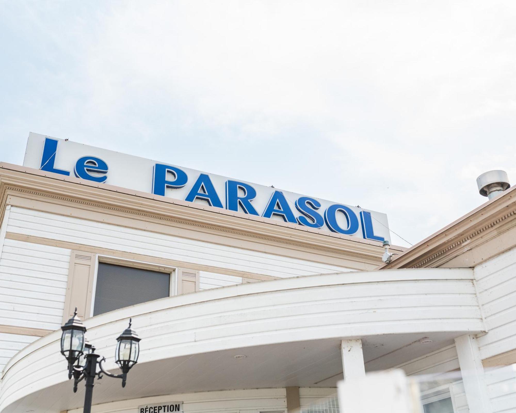 Auberge Le Parasol Chicoutimi Exterior foto