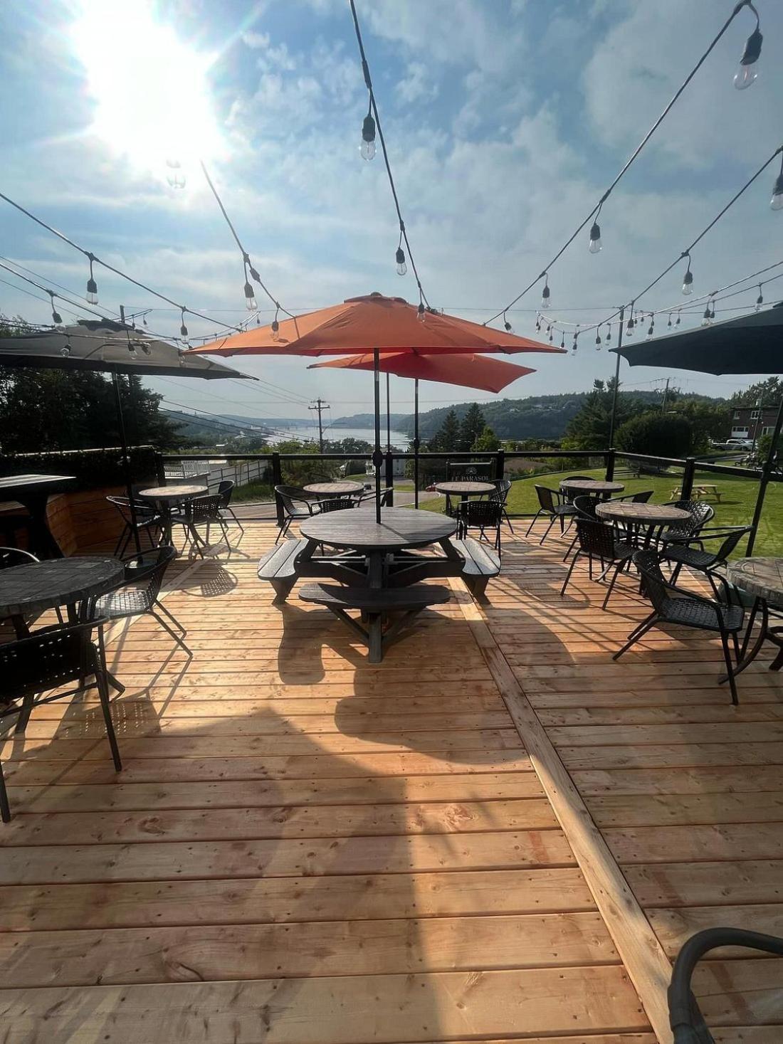 Auberge Le Parasol Chicoutimi Exterior foto